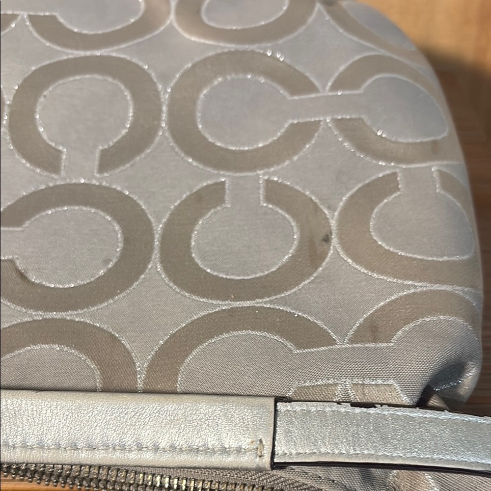 Coach Grey & Silver Signature Shoulder Bag with Wallet(102B) - Picture 8 of 10
